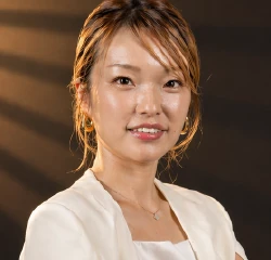 取締役 韓 美憂